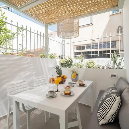 Antigone's Lux 10mins Walk To Beach, Old Town, Dom wakacyjny Chania (Crete)